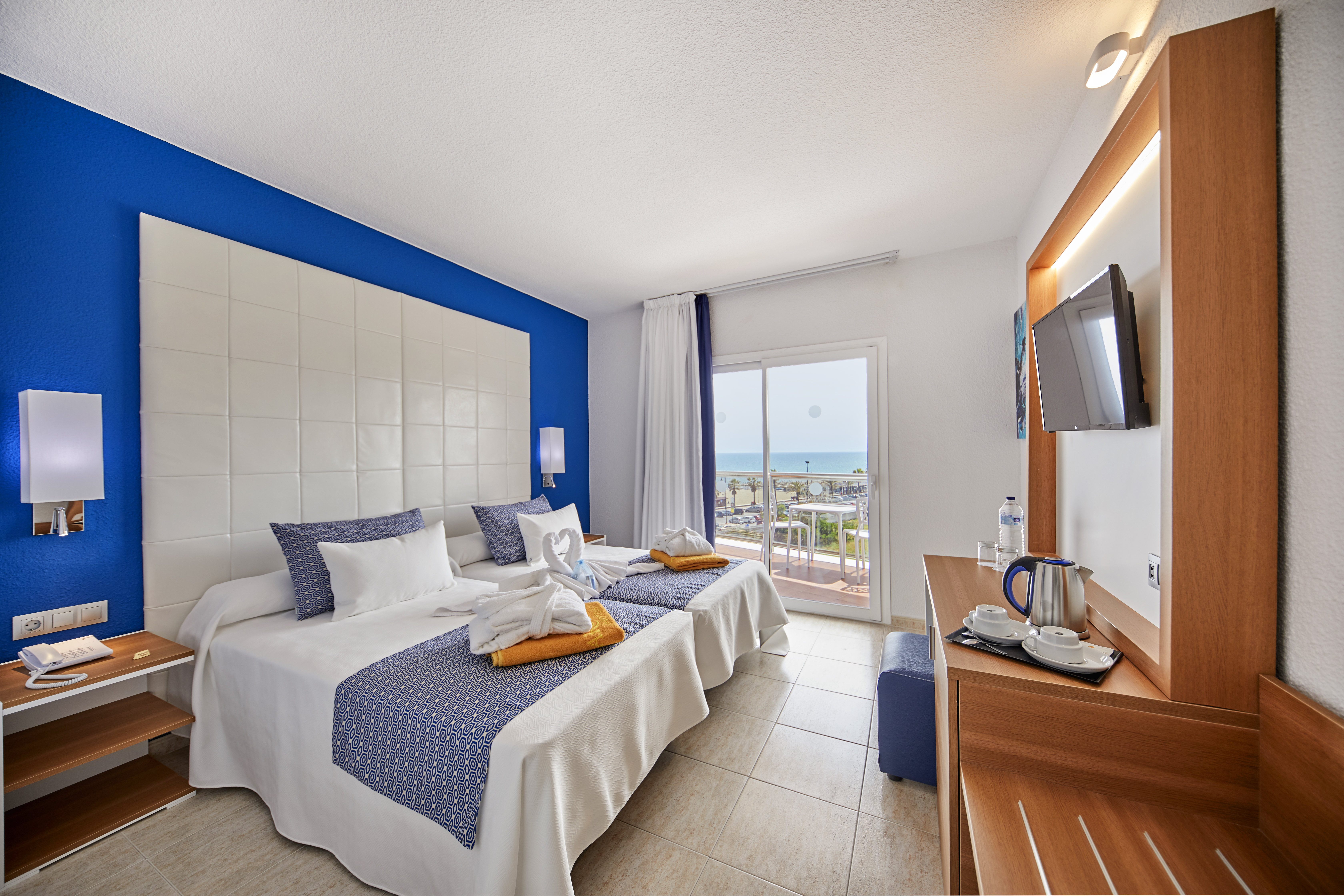 Room, Double Bed, Lateral Side Sea View