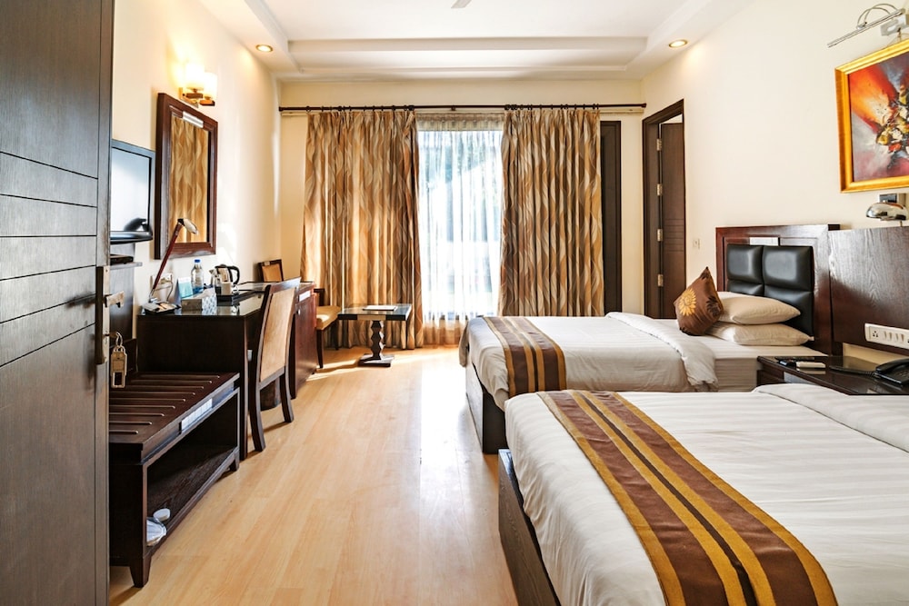 Royal Residence On Mg Road 7/26