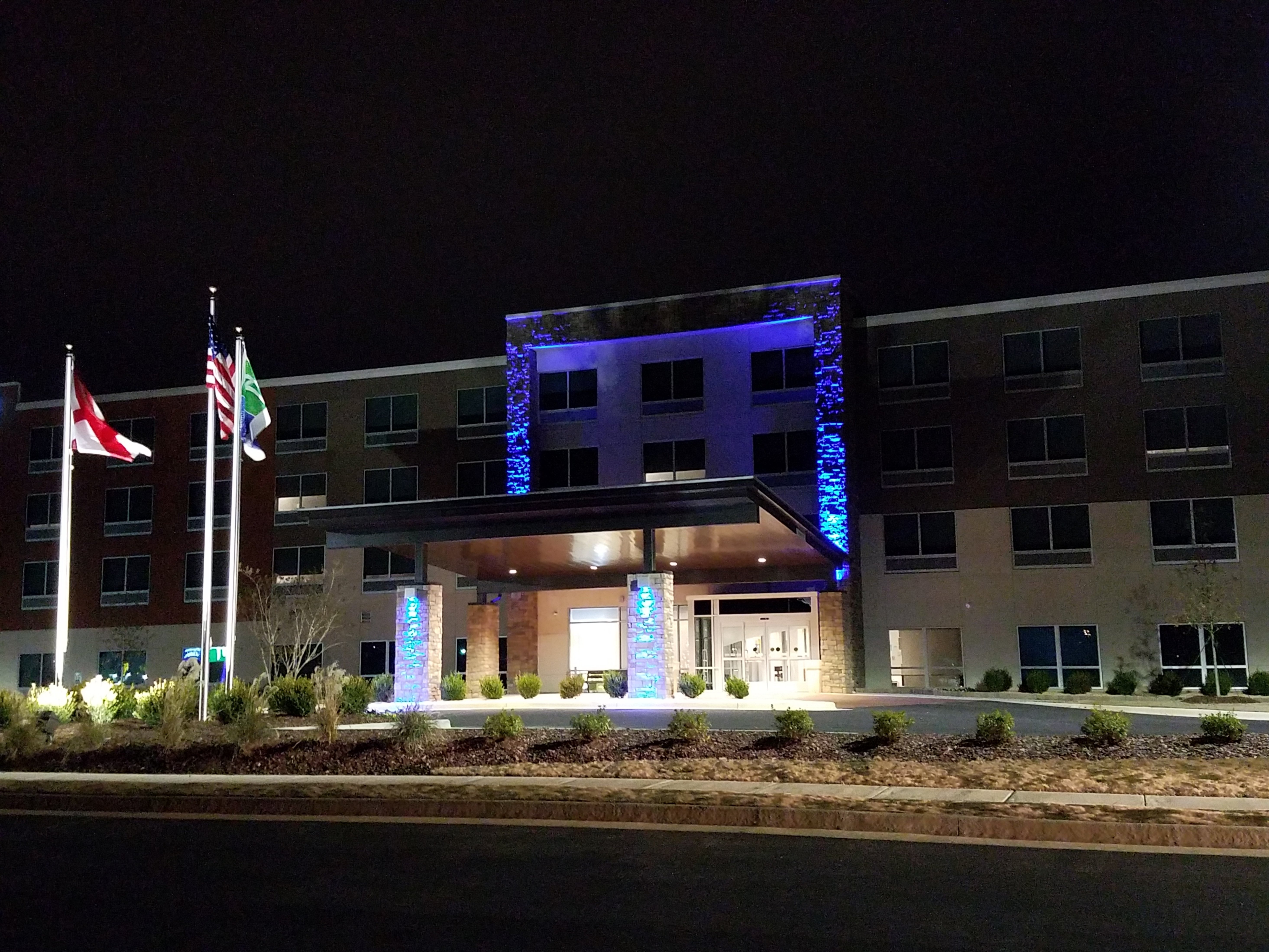 Holiday Inn Express And Suites Decatur 2/27