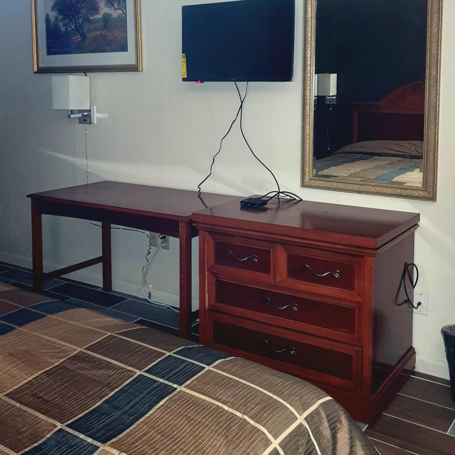 Country Club Inn &amp; Suites 5/51