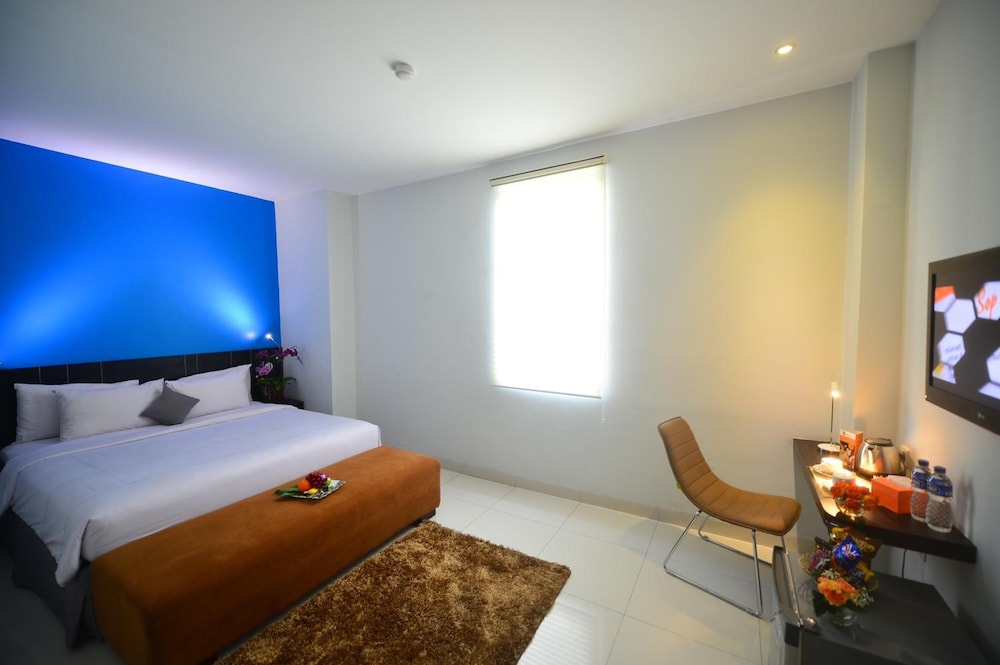 J Hotel Bandara Soekarno Hatta 7/26