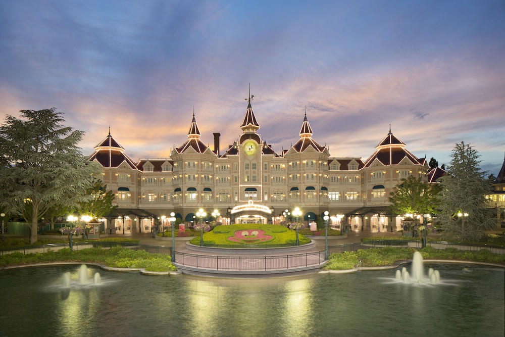 DISNEYLAND HOTEL 4/62