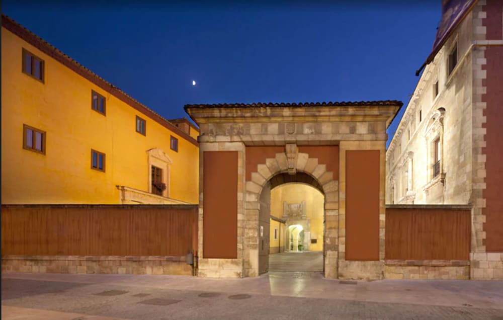 Real Colegiata San Isidoro Hotel 6/72