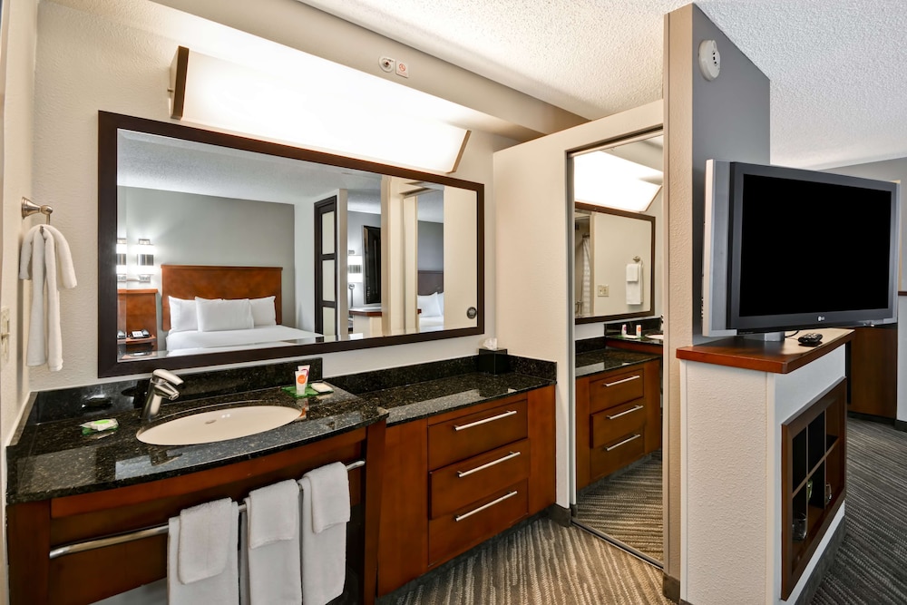 Hyatt Place Baton Rouge Interstate 10 32/40