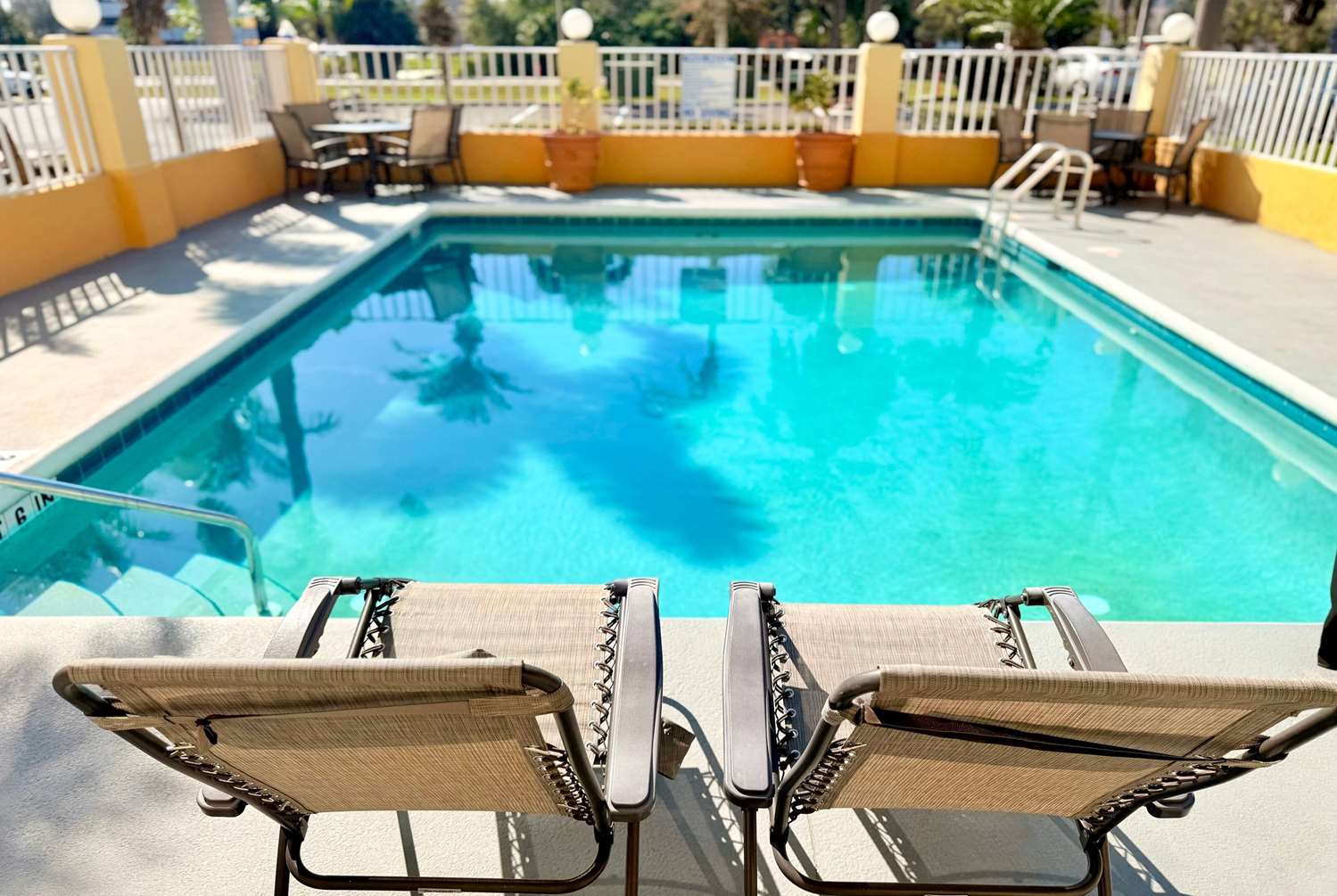 La Quinta Inn Suites Orlando Universal Area 16/21