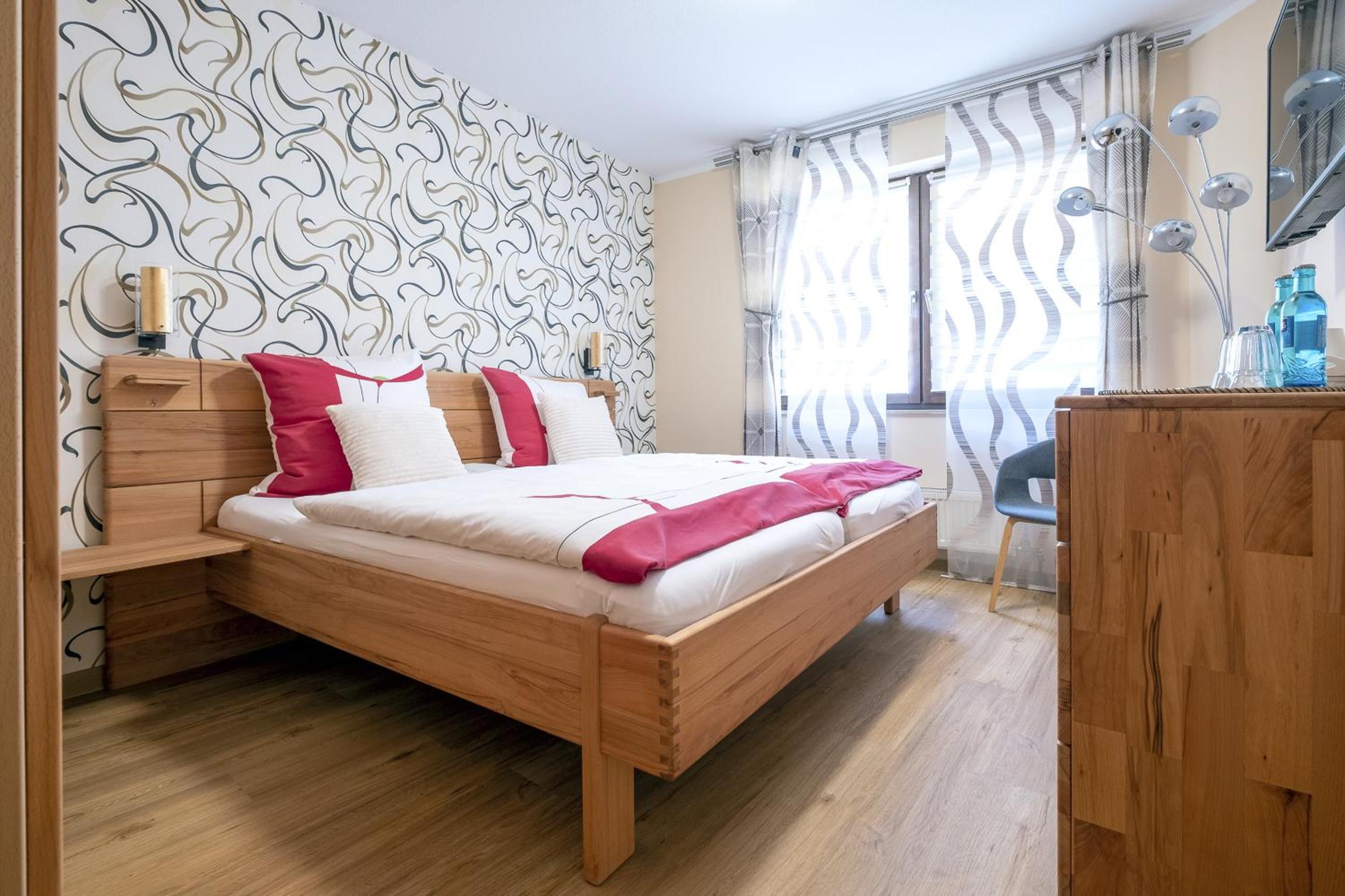 غرفة بسرير مزدوج بحمام خاص، Hotel Restaurant Alt Wehlheiden 2/7