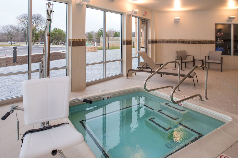 Courtyard By Marriott Detroit Farmington 23/47