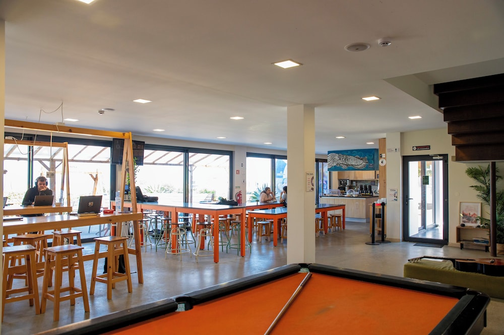 WOT Ericeira Surf Social 28/50