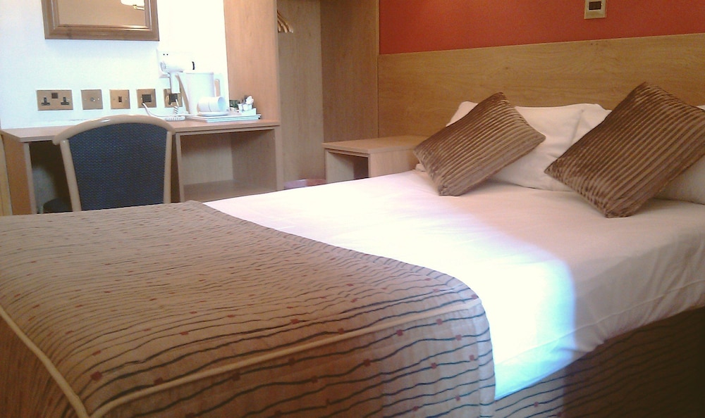 Crescent Hotel 5/41