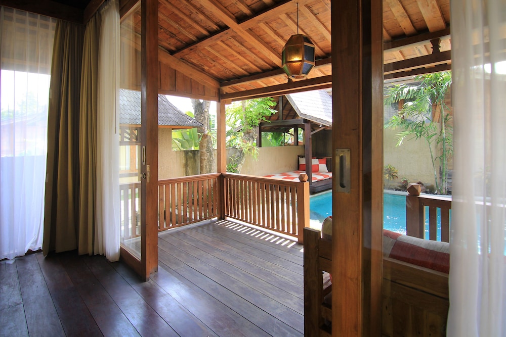 Taulan Villa and Restaurant 11/50