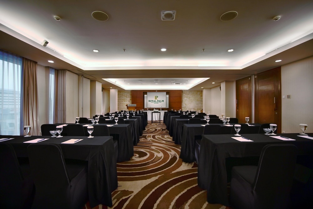 Royal Palm Hotel And Conference Center 50/58