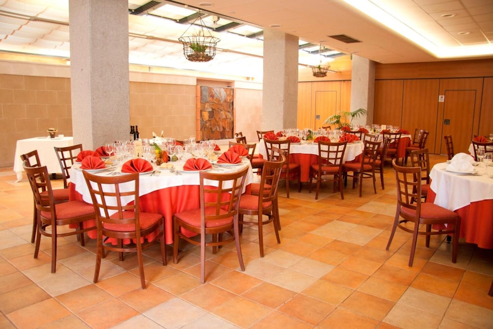 Hospedium Hotel Los Lanceros 50/64