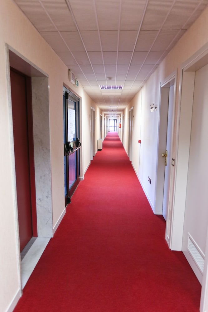 Hotel Forum 3/34