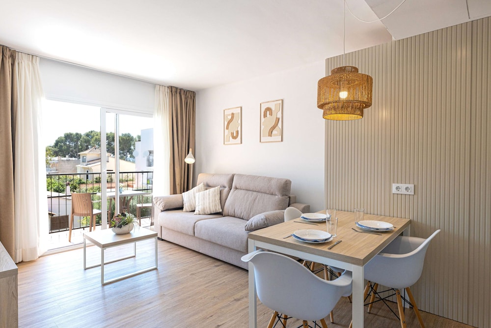 Martinez Apartments 41/62