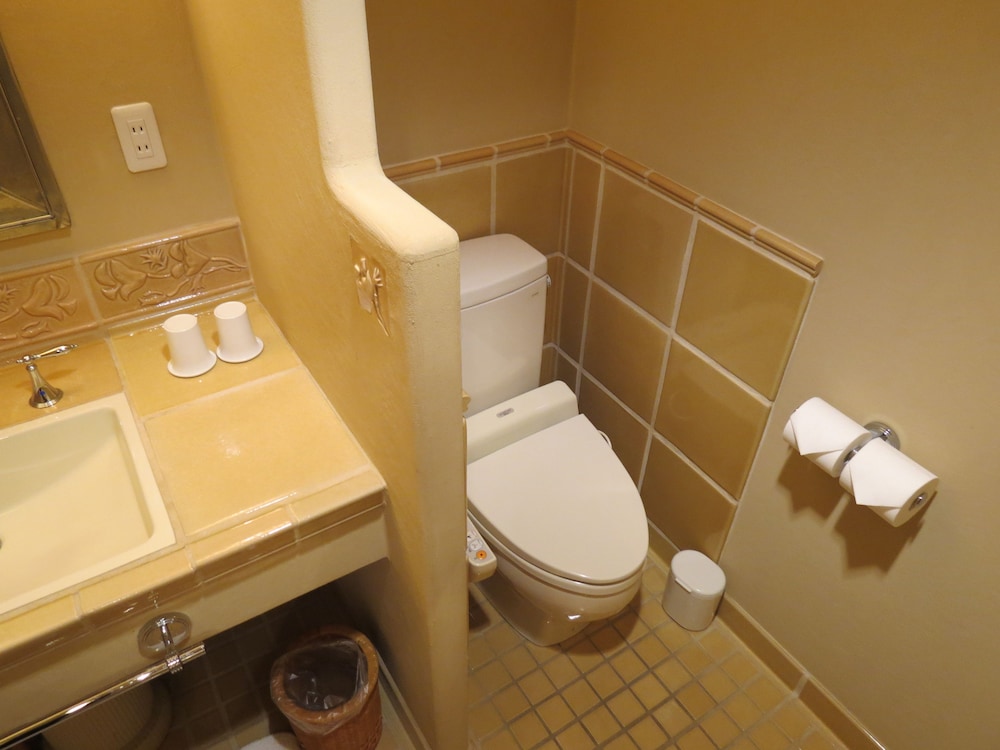 Poppy Springs Resort & Spa 18/63