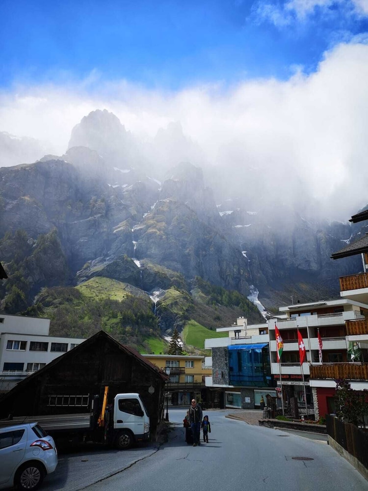 Thermal Hotels And Walliser Alpentherme Leukerbad 69/77