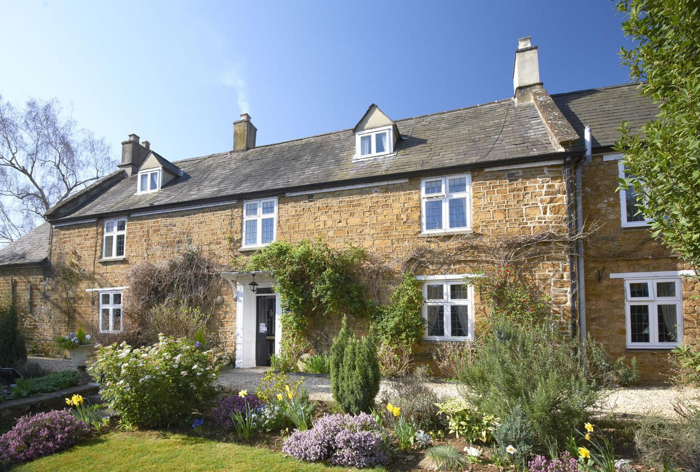 Easington House- Guest House 2/17