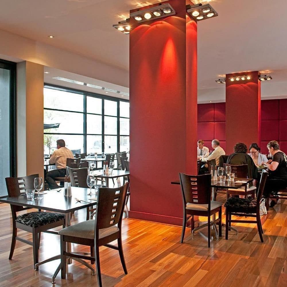 Mantra Hindmarsh Square 50/59