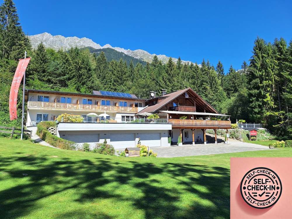 Sweet Cherry Boutique Guesthouse Tyrol 23/28