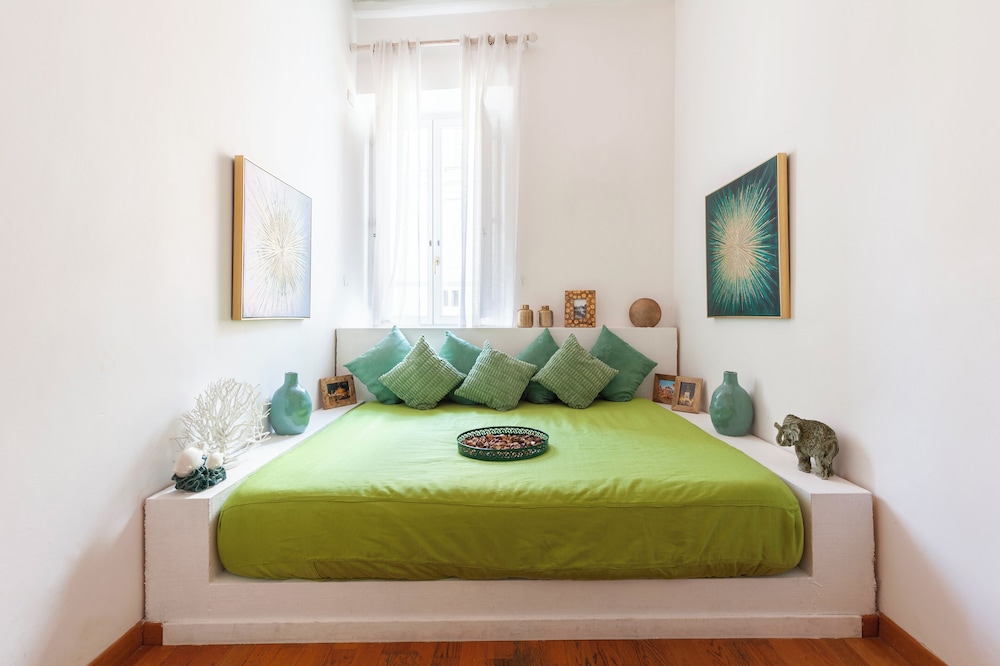 Pantheon Luxury Gold Apartment 8/43