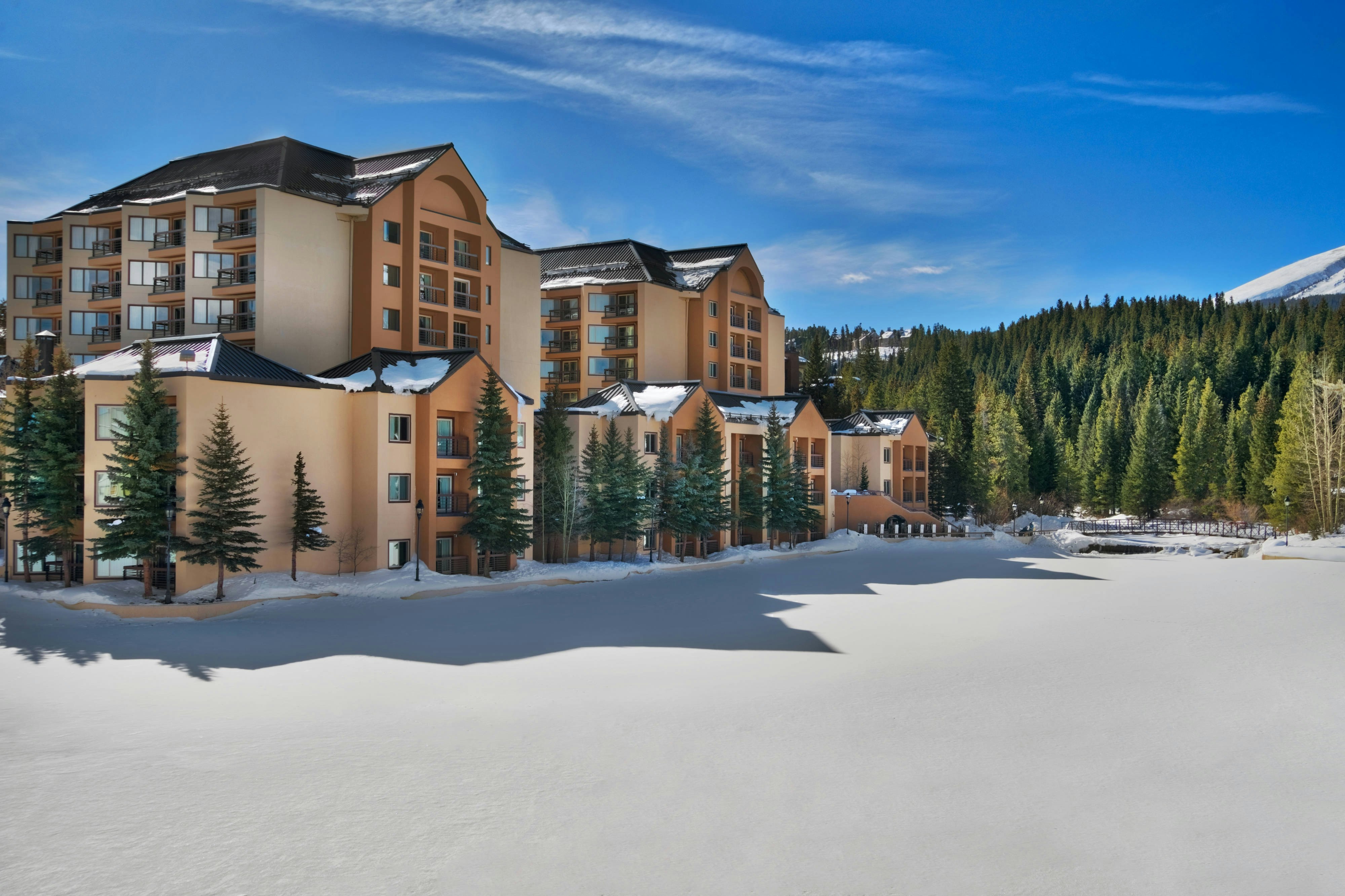 Marriott S Mountain Valley Lodge At Breckenridge 2/3