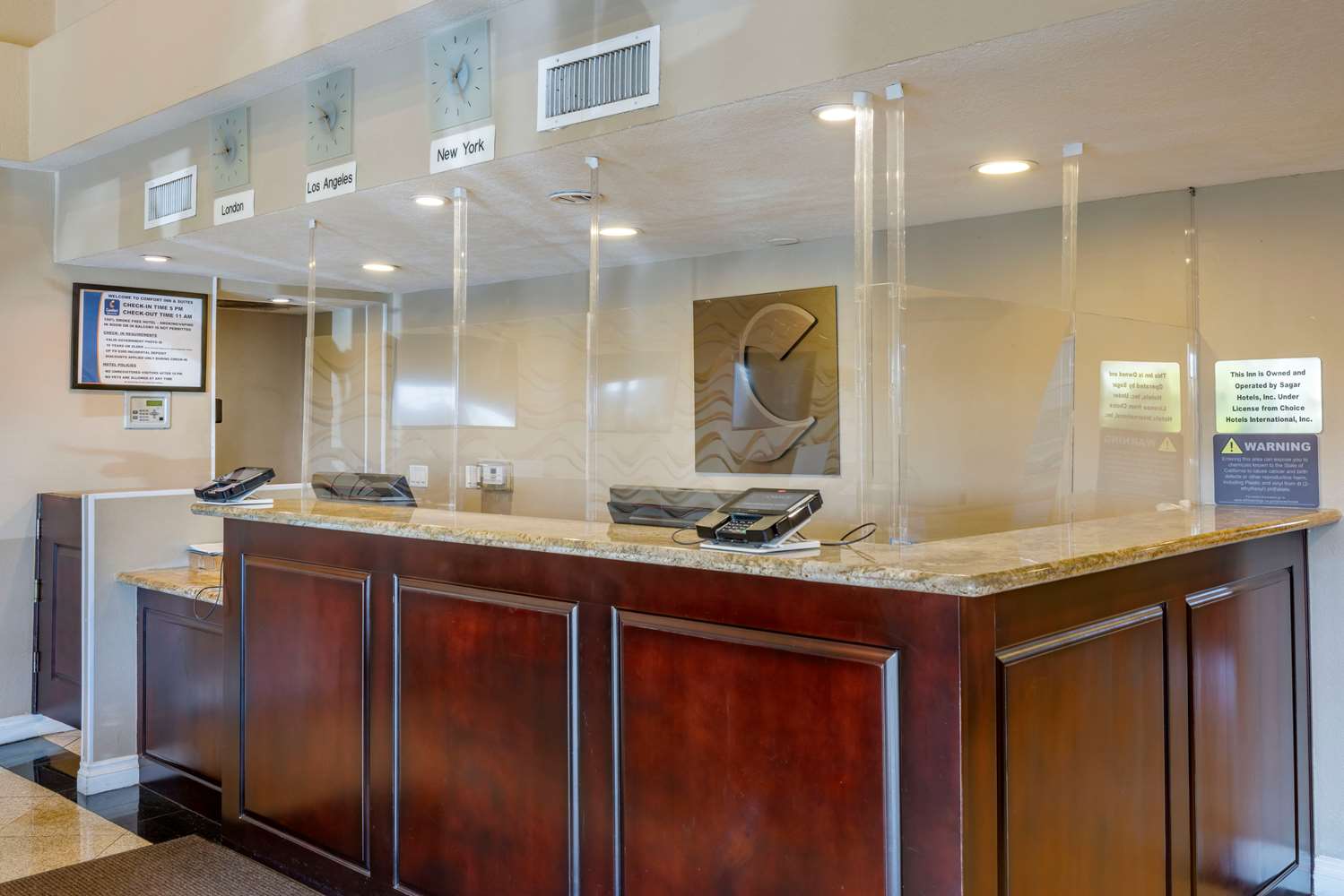 Comfort Inn & Suites Huntington Beach 4/43