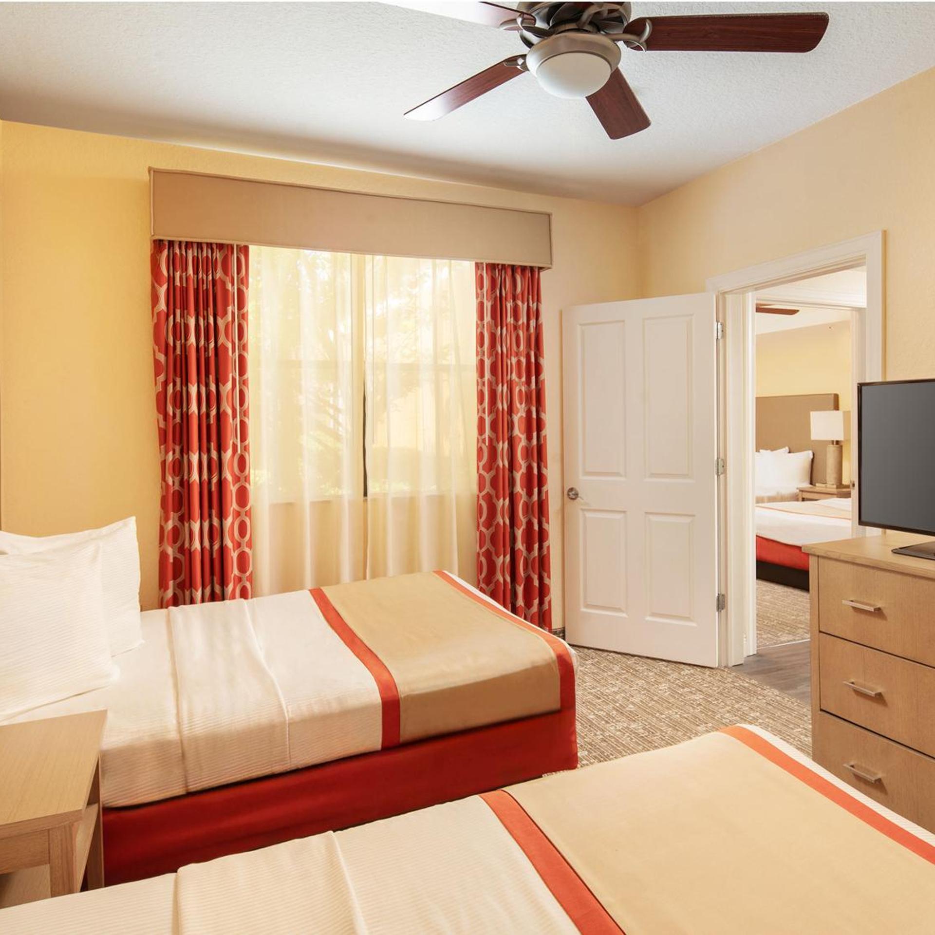 3 Bedrooms, Suite, Double Bed, Sofa