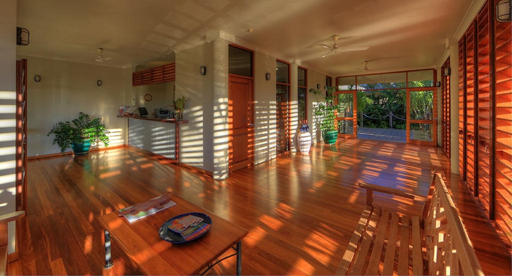 Sovereign Resort Hotel 33/64