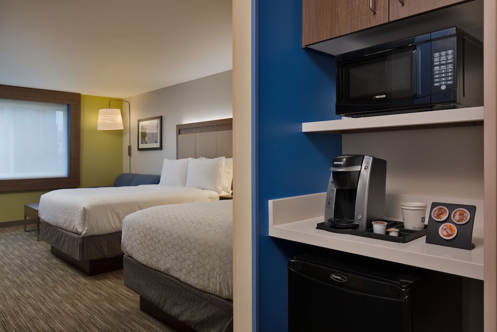 Holiday Inn Express Suites Portland Airport Cascade Stn 11/49