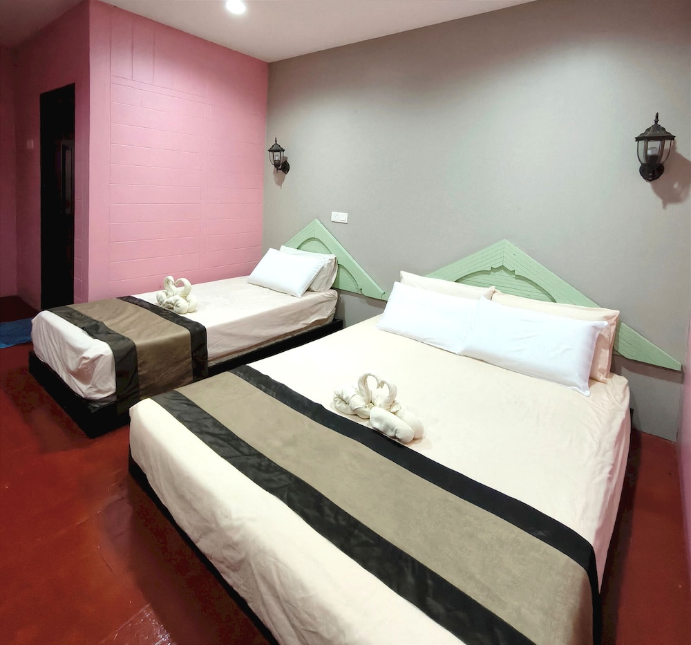 OYO 90906 Rumah Rehat Awana 18/45