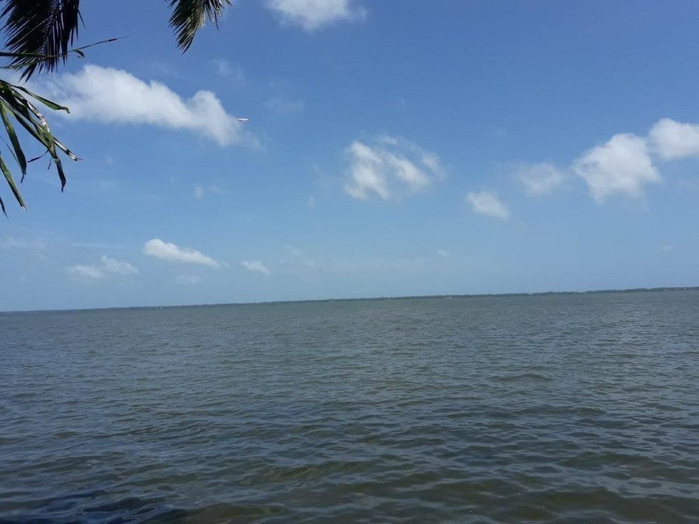 Lagoon Waves Hotel 23/28