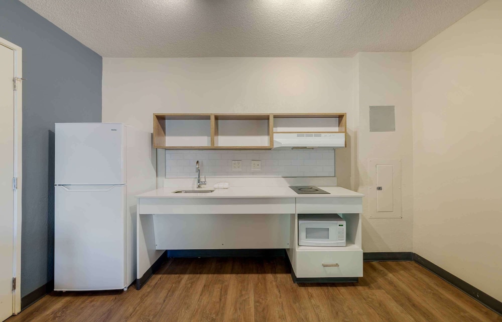 Extended Stay America Suites Miami Airport Doral 8/39