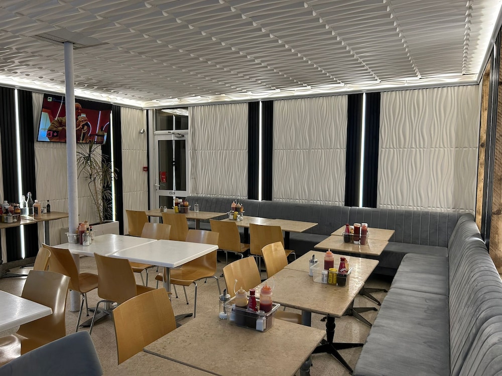 Abbey Point Cafe B B 45/59