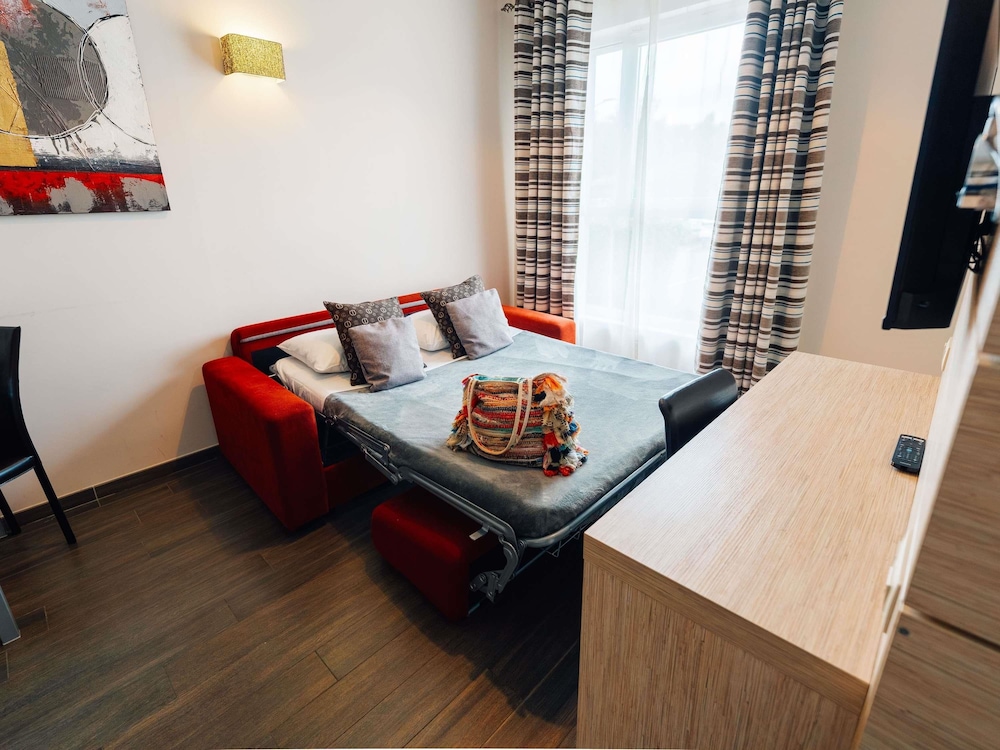 Ibis Styles Charleroi Airport Aero44 21/57
