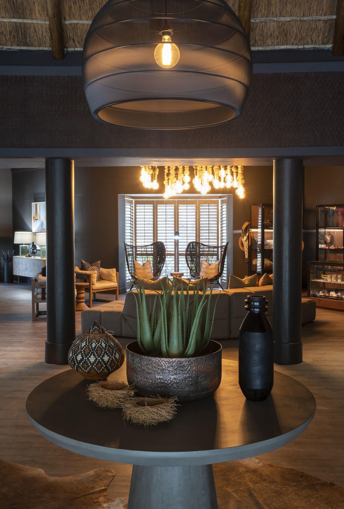 Shamwari Game Reserve - Eagles Crag 23/55