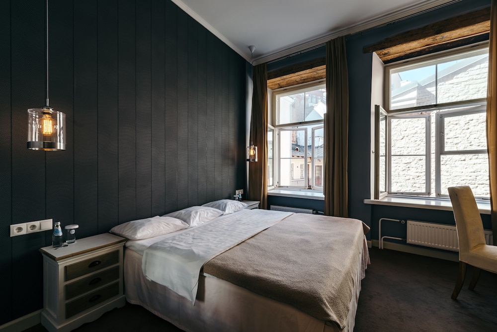 Merchants House Hotel 45/70