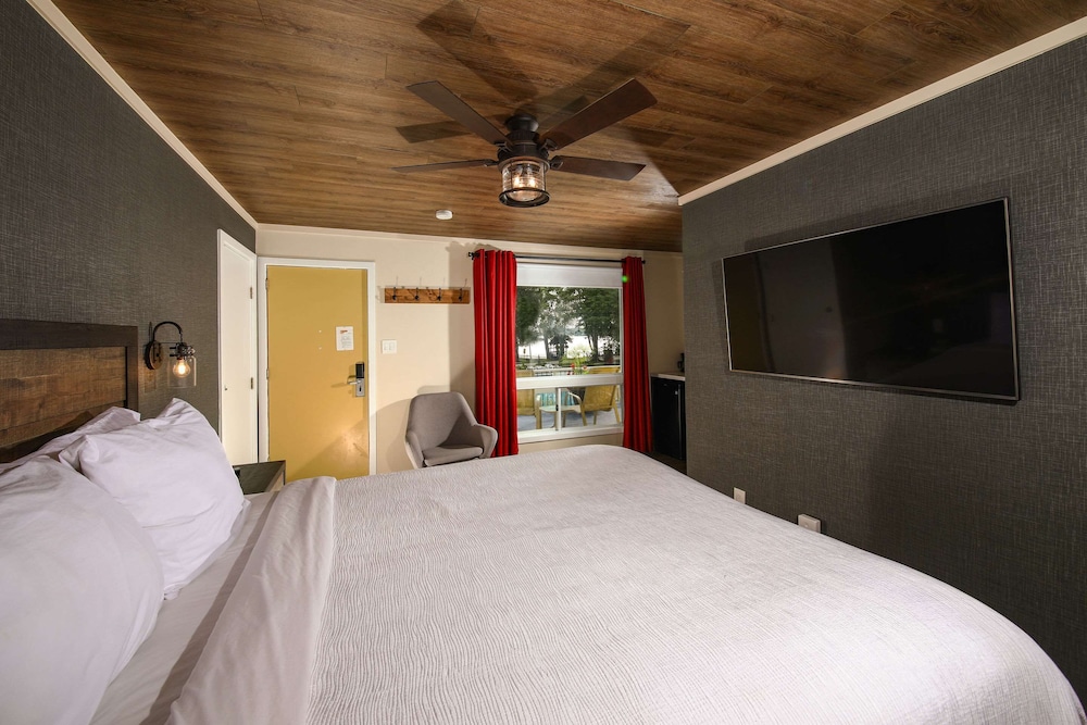 Bayview Wildwood Resort Ascend Hotel Collection 12/40