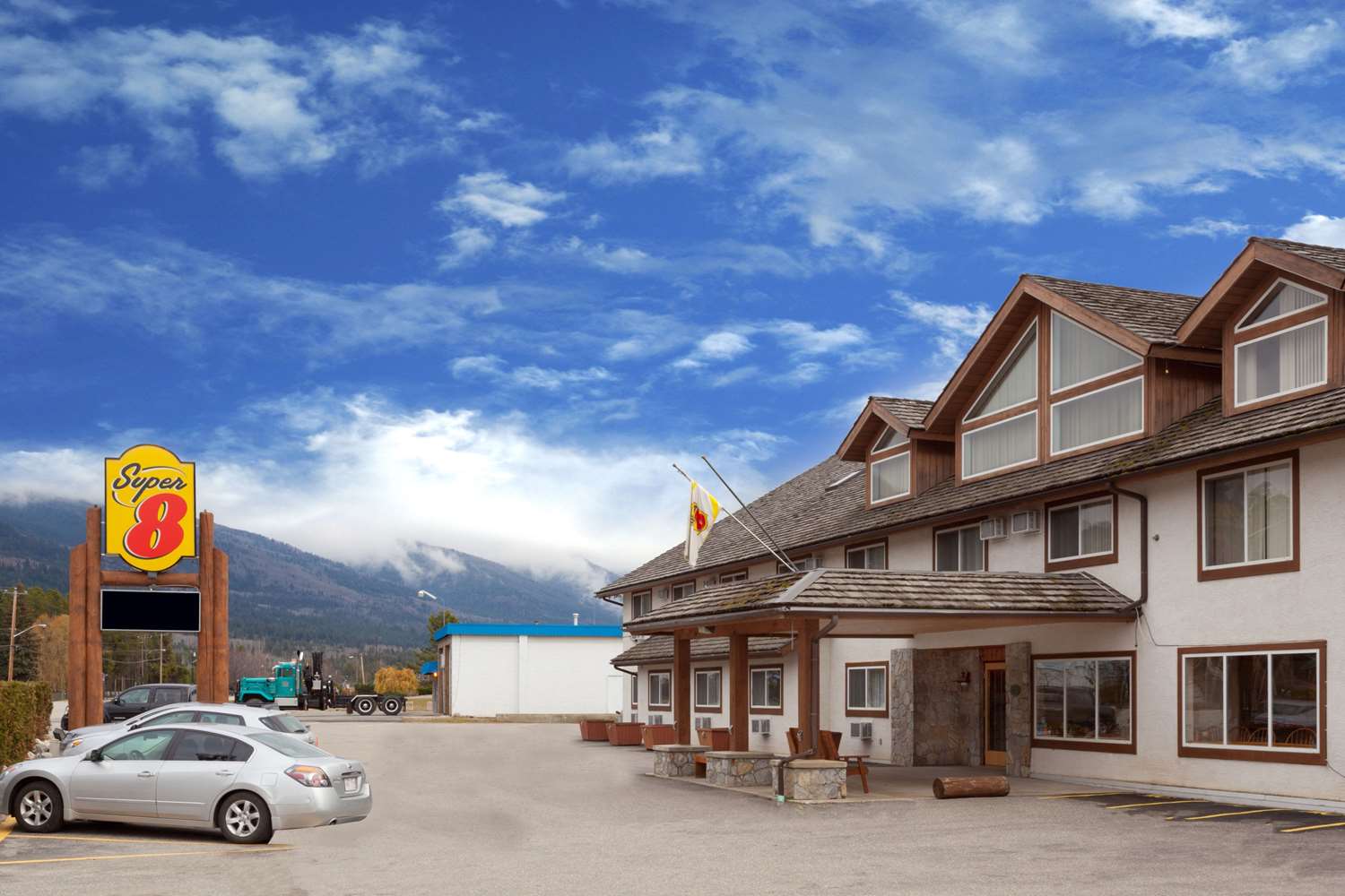 Super 8 by Wyndham Valemount 32/33