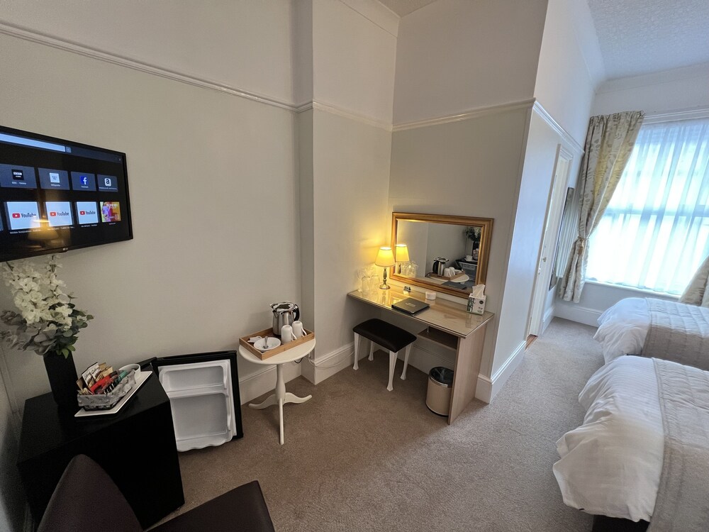 The Birkdale Guest House 30/50
