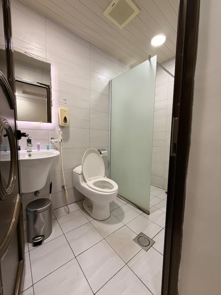 عروس الفيصلية للوحدات السكنية المفروشة(Aros Alfaisaliah Furnished Units) 69/73