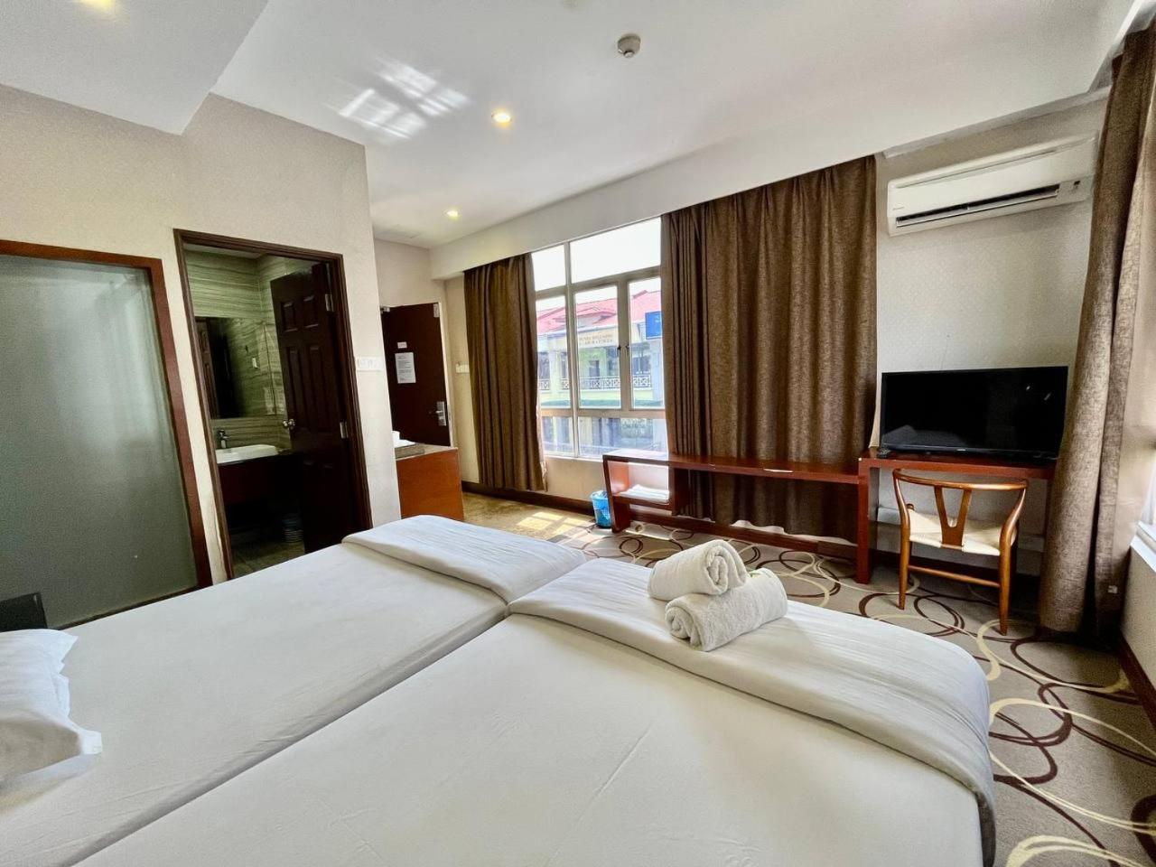 Fan Holiday Hotel 20/50
