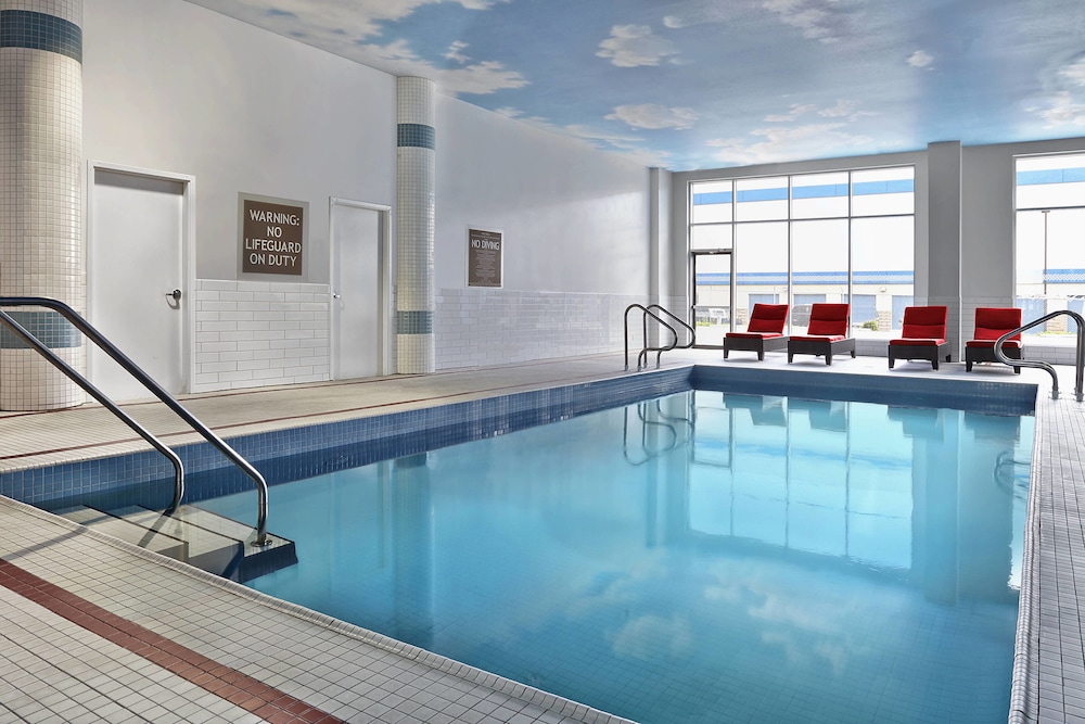 Four Points by Sheraton Calgary Airport