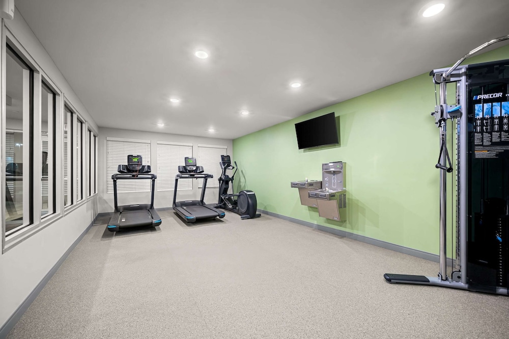 WoodSpring Suites Dearborn - Detroit 14/34
