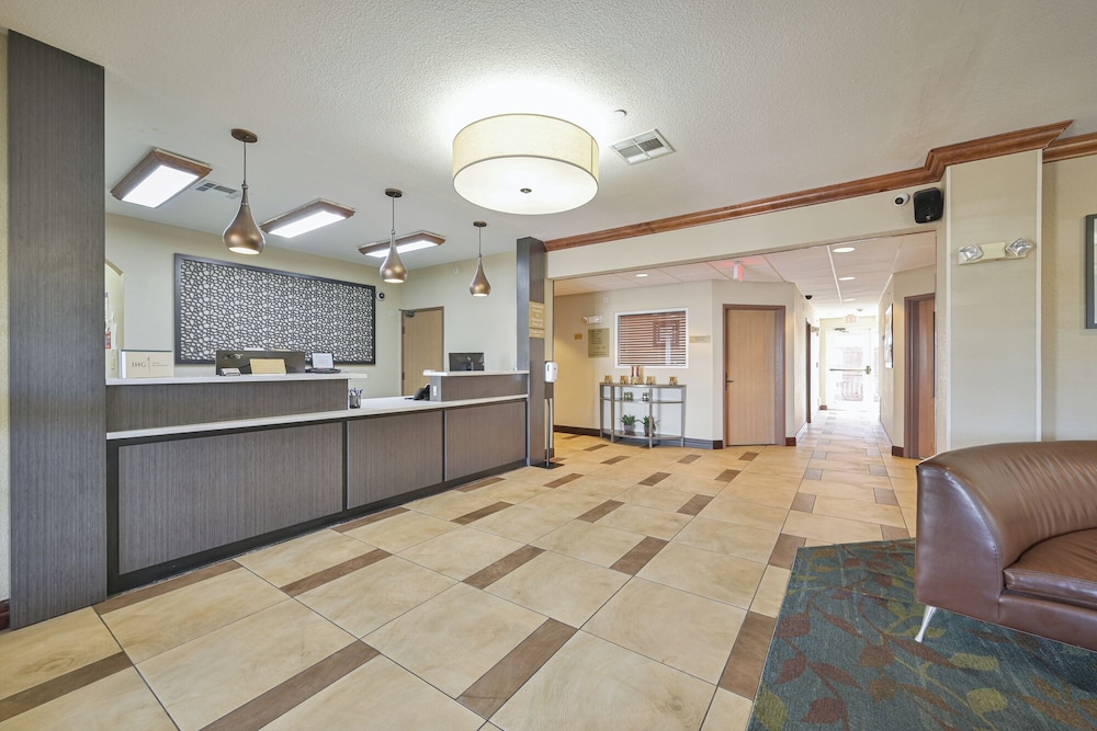 Candlewood Suites Tulsa 4/54