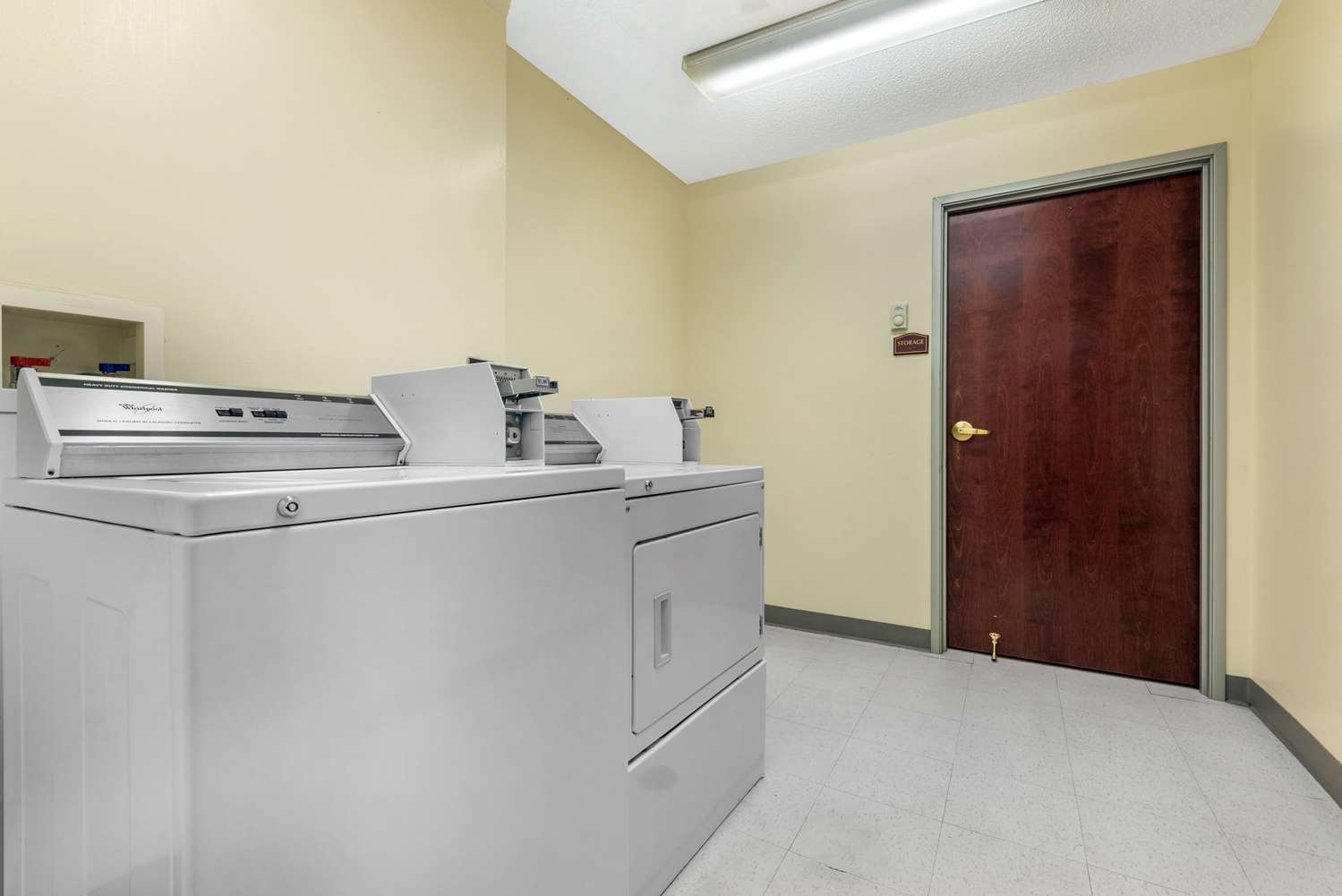 Comfort Suites Findlay I-75 near Sports Complex 6/31