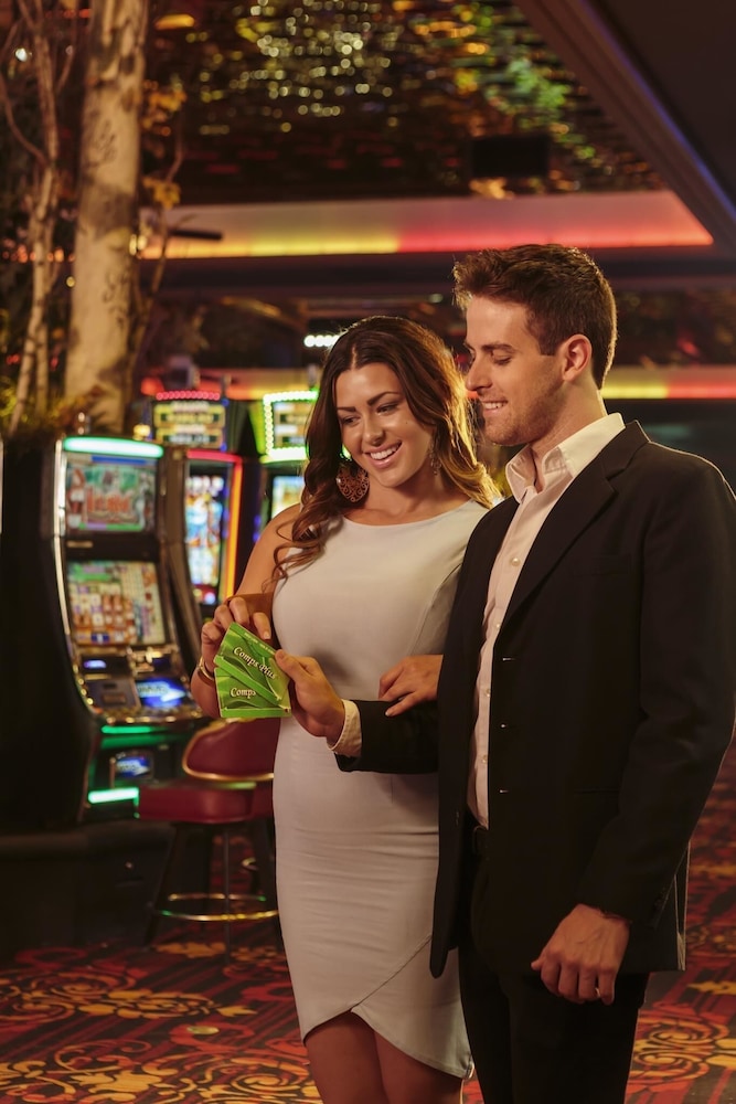 Maverick Hotel And Casino By Red Lion Hotels 56/66