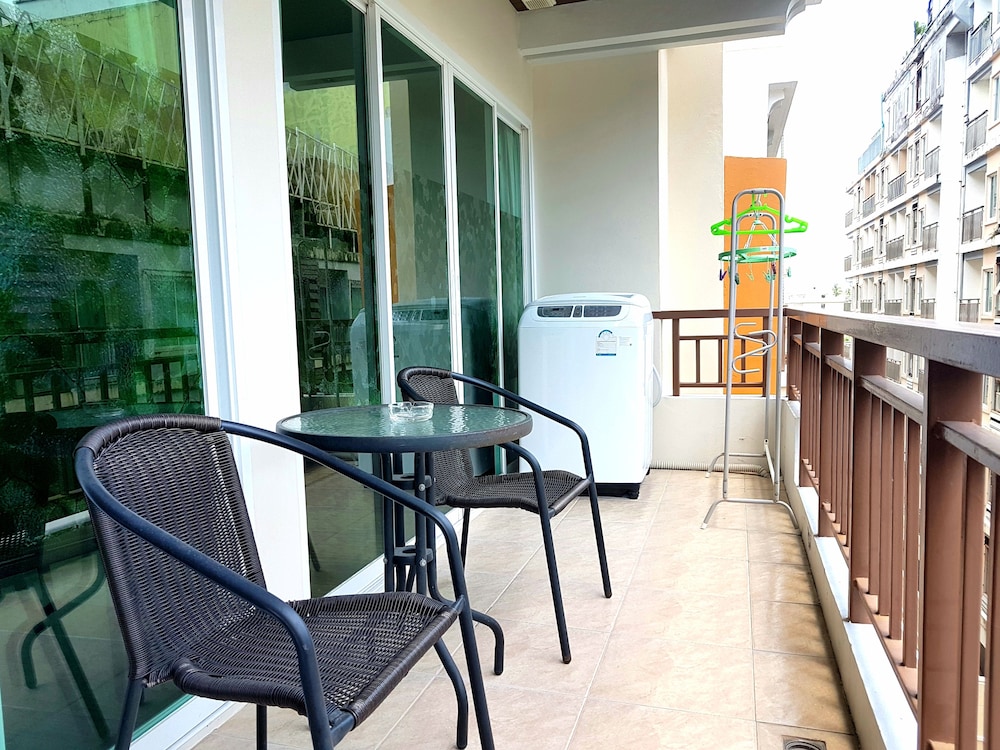 Patong Beach Phuket Villa Condo 35/50