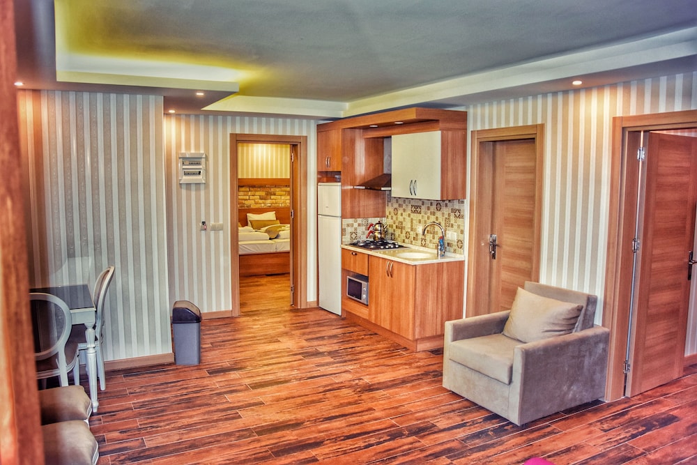 Serah Residence 4/50