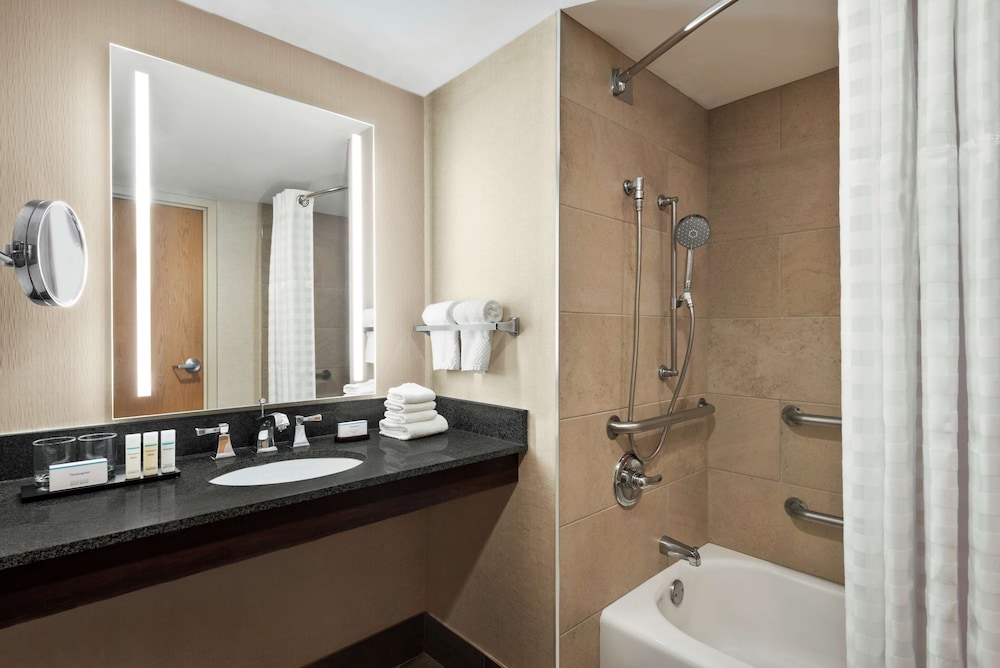 Embassy Suites by Hilton Columbus Dublin 13/55