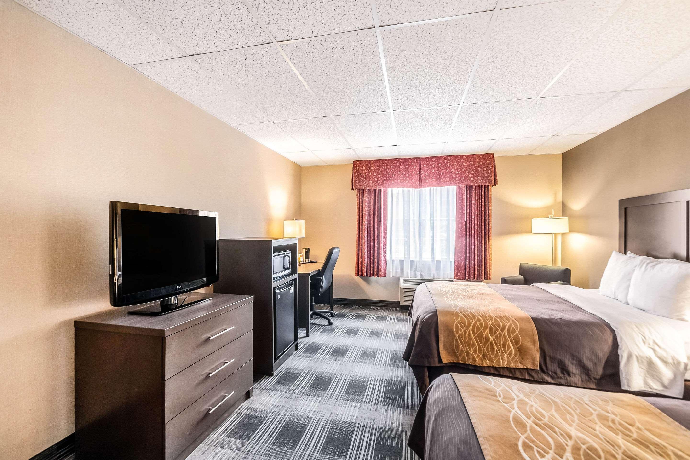 جناح بسريرين كوين، Comfort Inn Ballston 2/3
